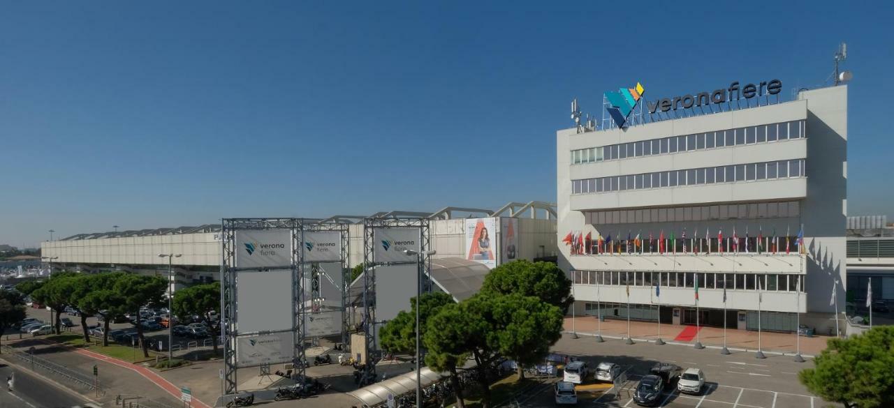 Garbini Alla Fiera Verona Luaran gambar